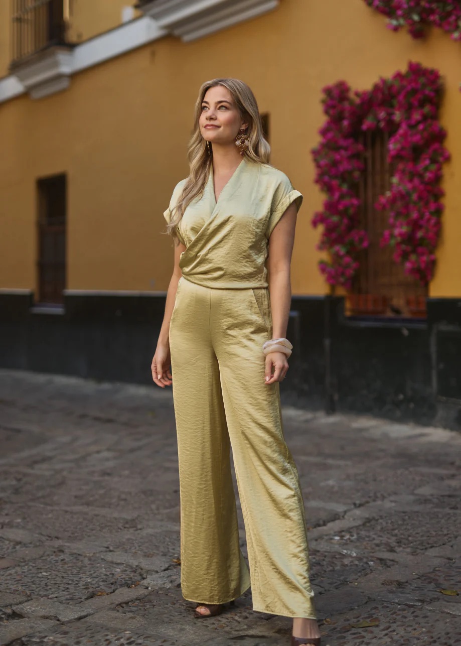 Freebird Panthea Pants Avocado Green model foto vakantie