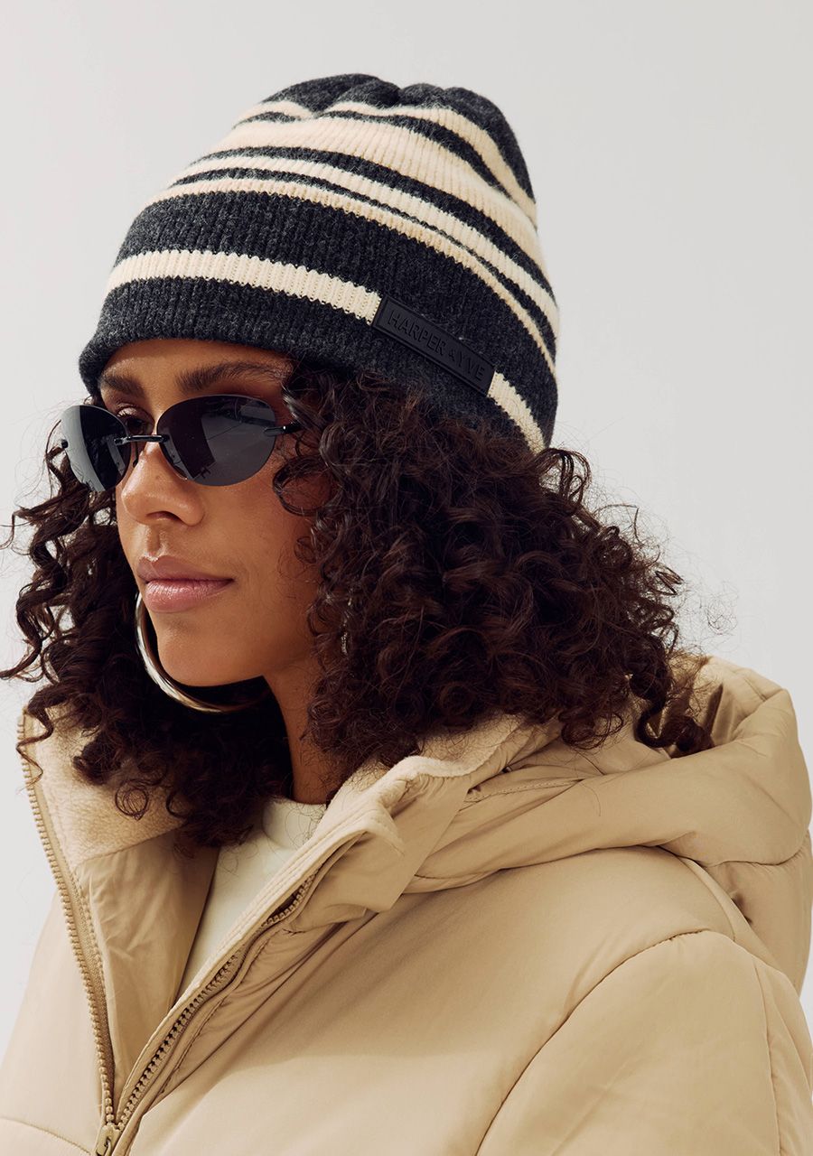 Harper & Yve Beanie harper AW6NACC03 dark grey zijkant details