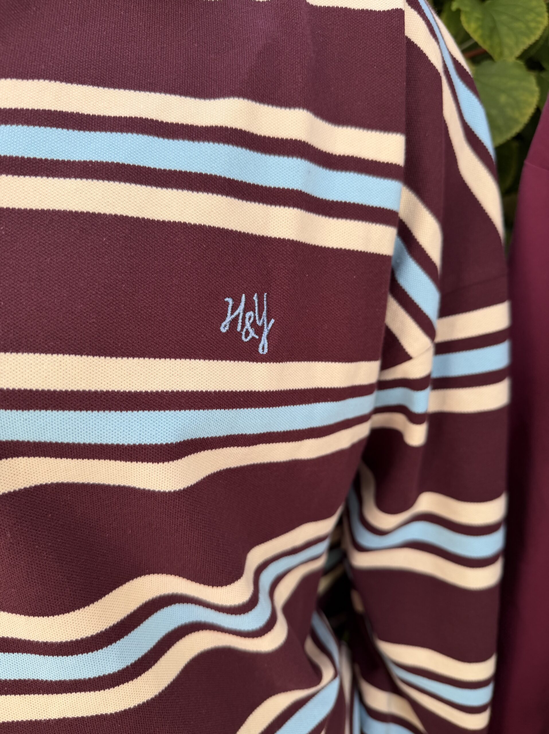 Harper & Yve Pollie sweater logo details