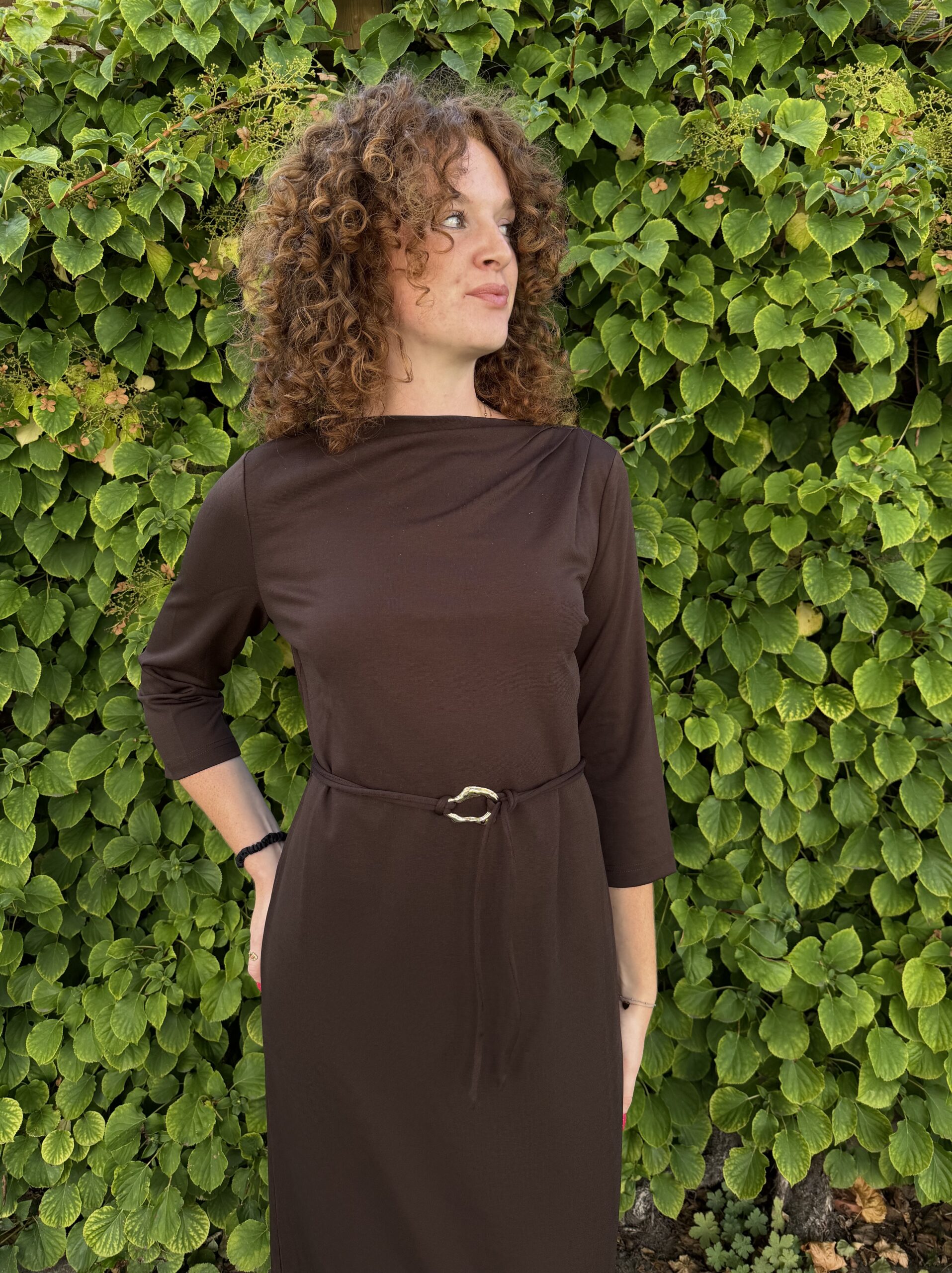 Freebird Devoted Midi Jurk - Dark Chocolate details model