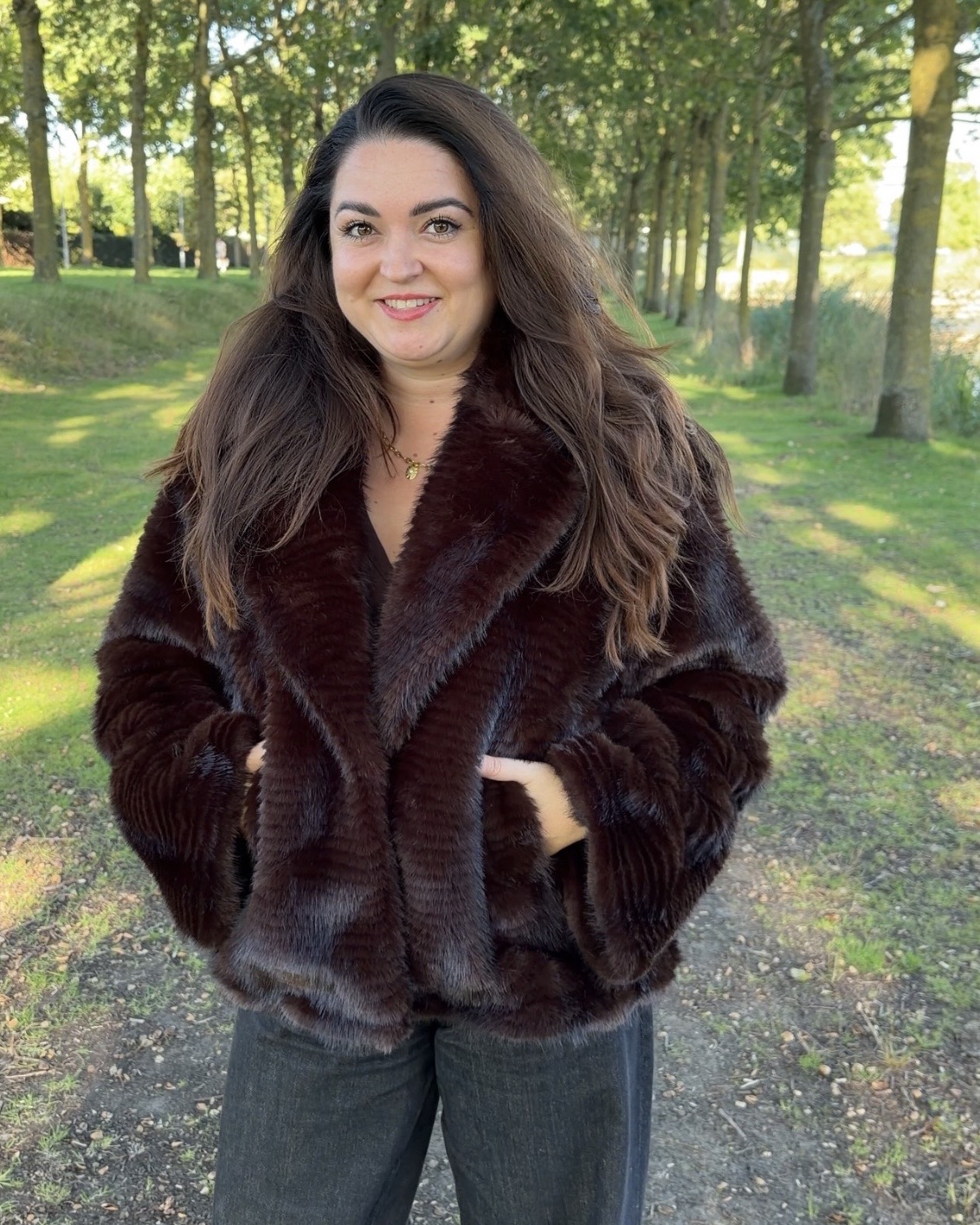 Freebird Oriana Jas - Hazelnut gedragen door Sharmaine