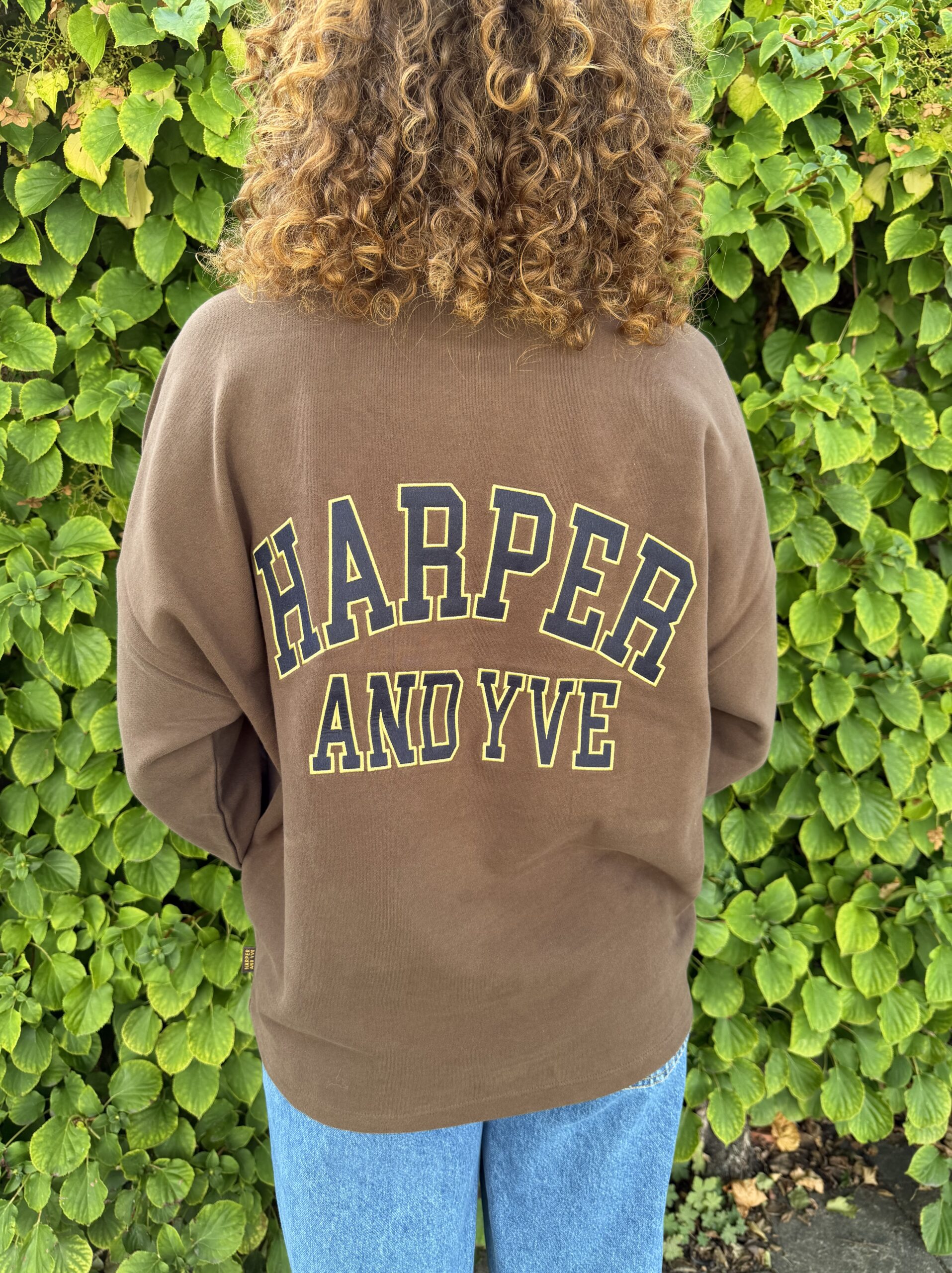 Harper & Yve sweater Patch achterkant details