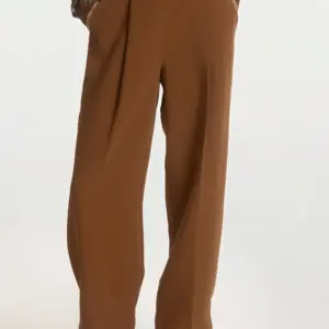 Aaiko Lynn broek bruin close-up