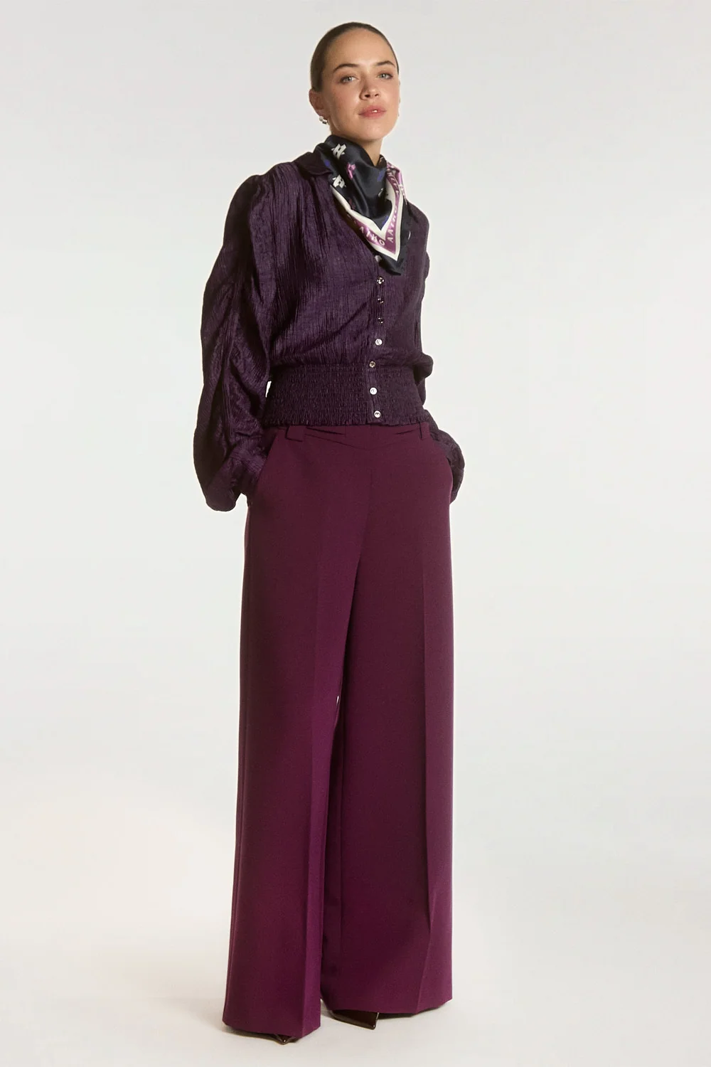 Aaiko Myra blouse paars gehele outfit