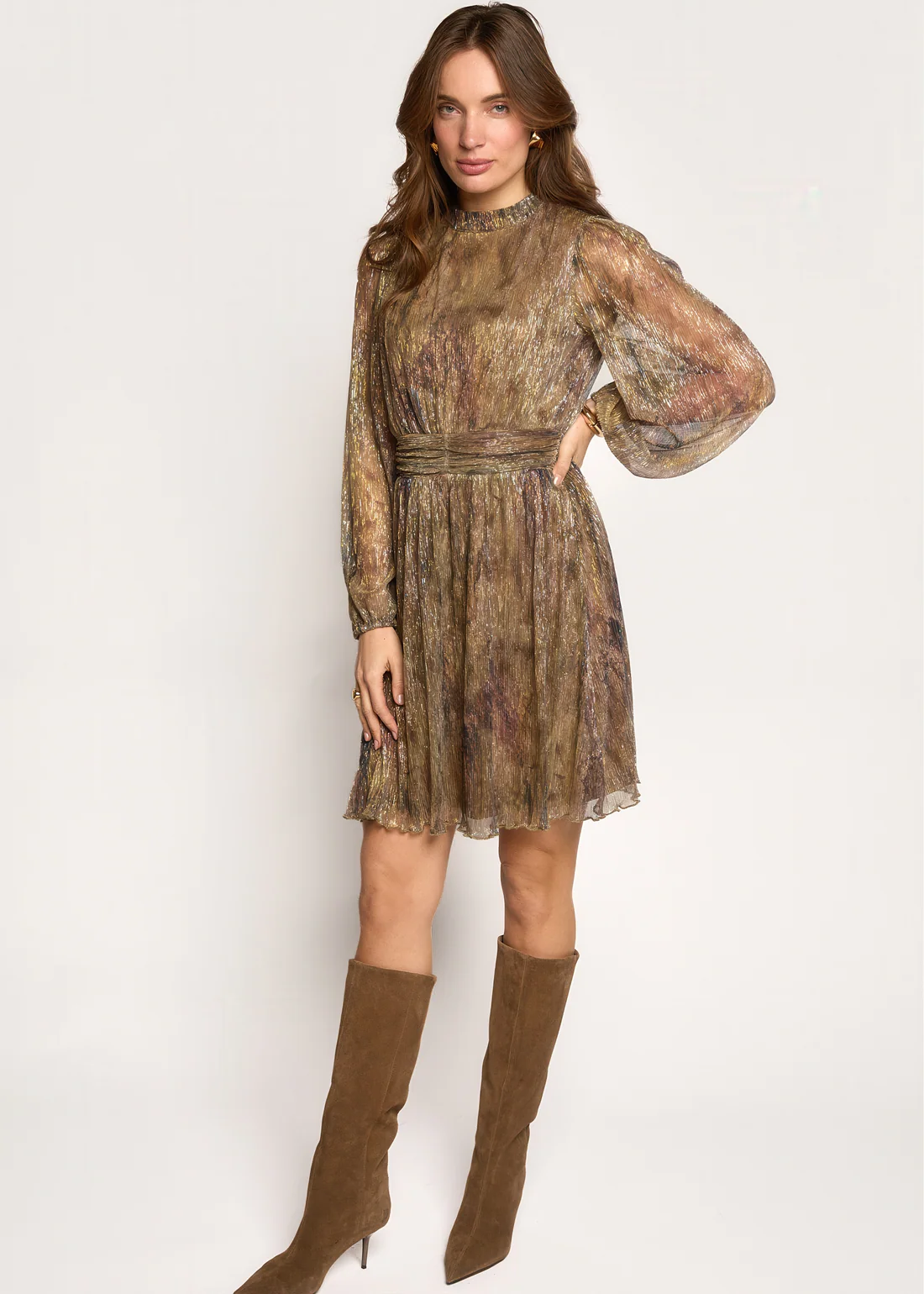 Freebird Dalea Plisse Jurk - Glitter Caramel combinatie met laarzen