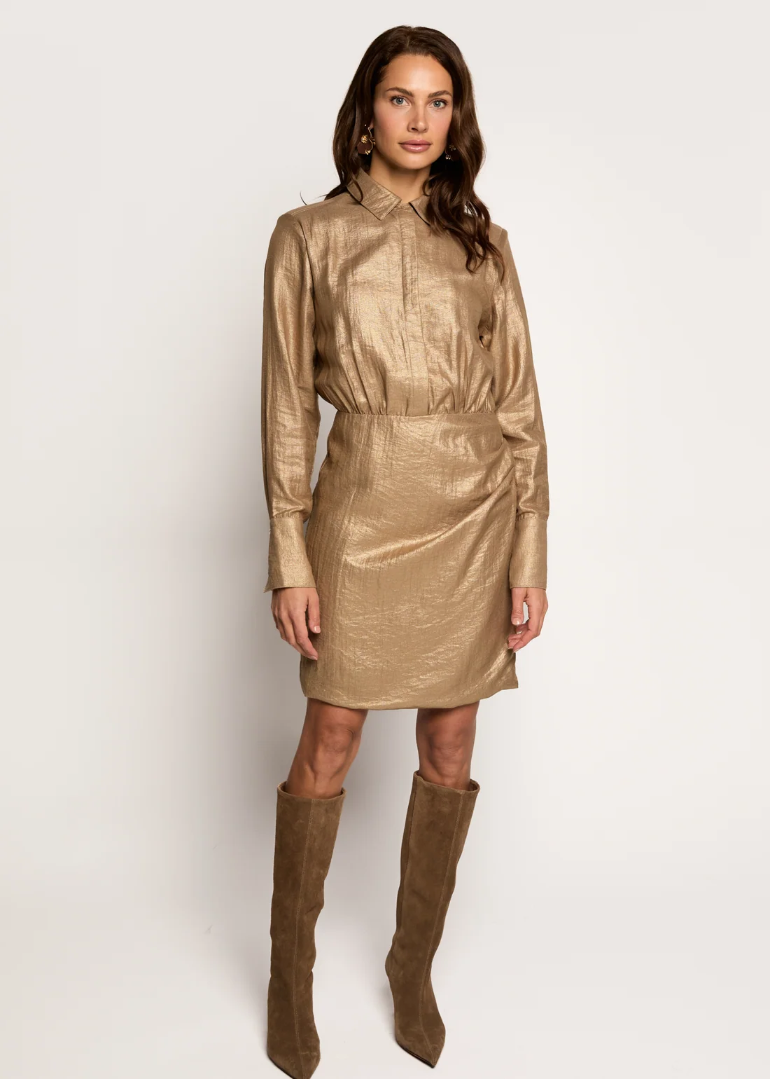 Freebird Dilan Shiny Jurk - Glitter Caramel outfit met laarzen