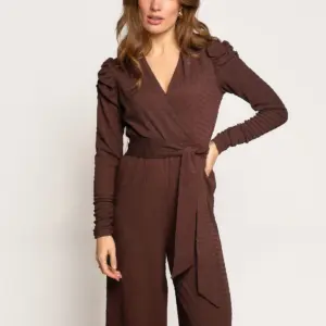 Freebird Joria Gestructureerde Jumpsuit - Dark Chocolate volledige outfit