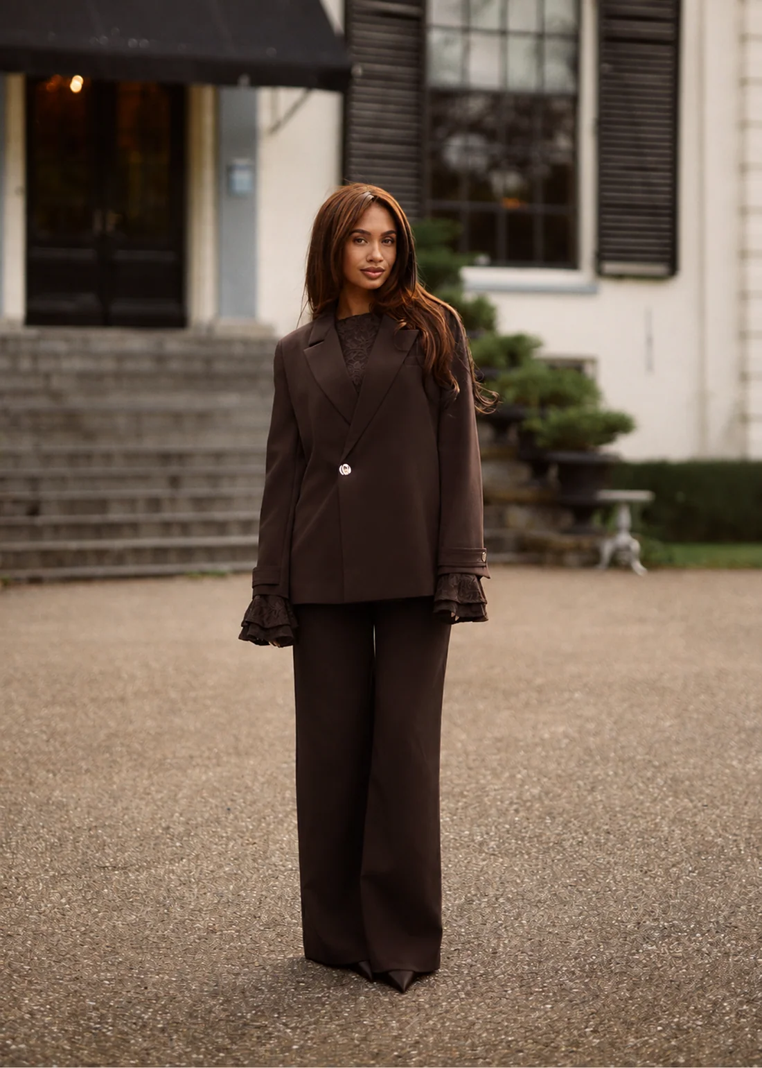 Freebird Lolani Wide Pants - Dark Chocolate model foto