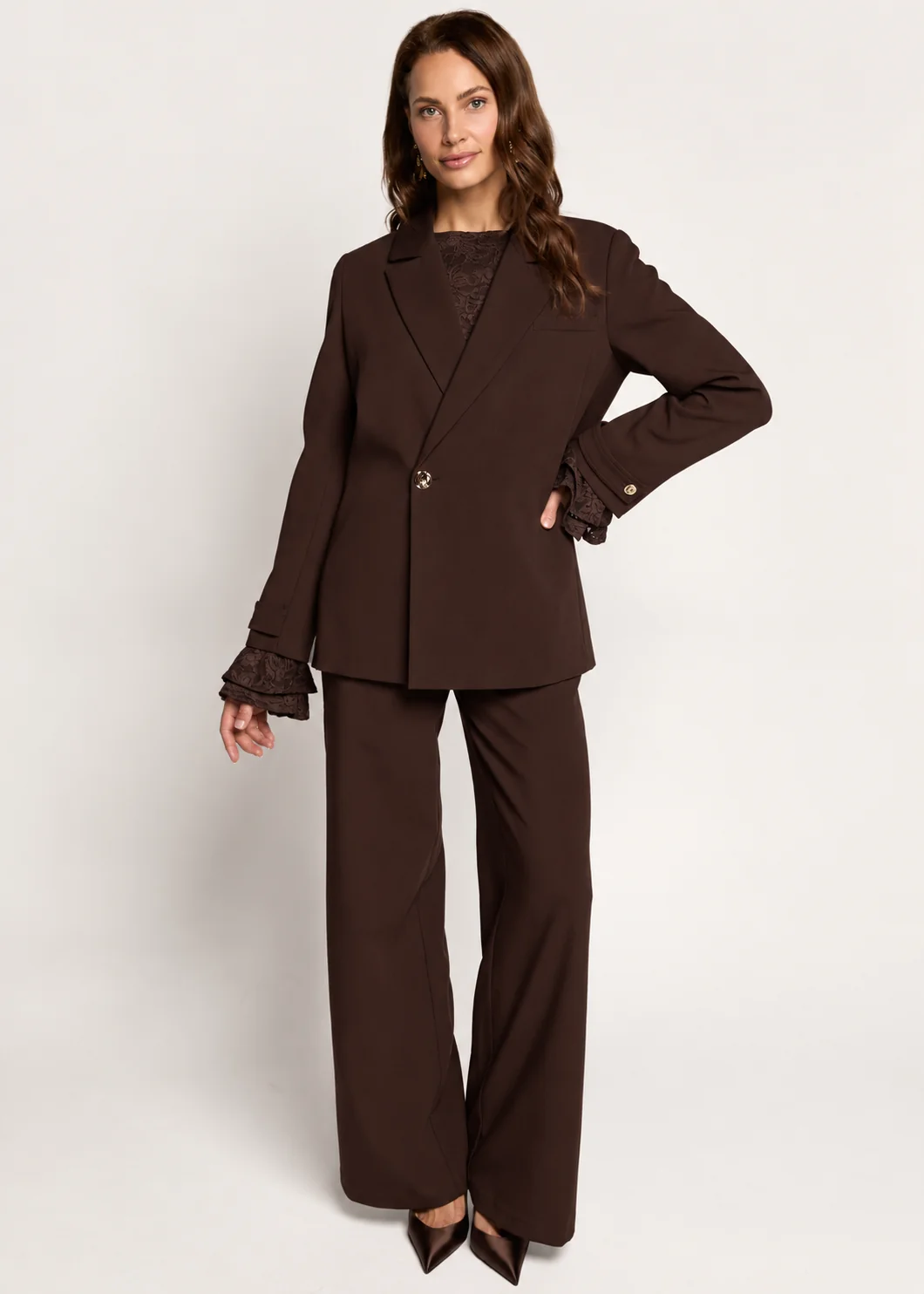 Freebird Lolani Wide Pants - Dark Chocolate volledige outfit