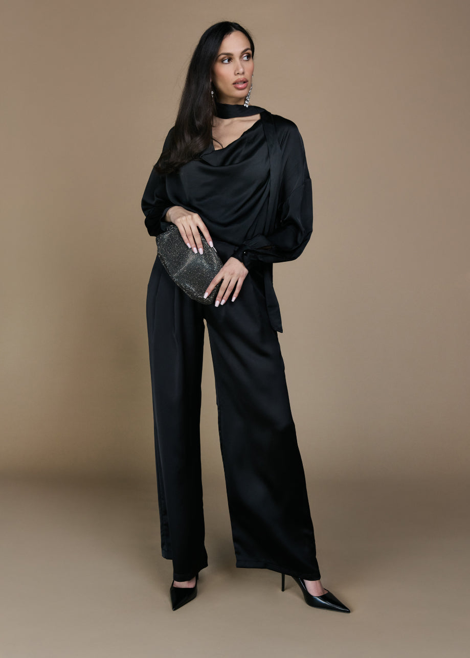 Freebird Primrose Broek in Deep Black, gecombineerd met Teresa blouse en clutch